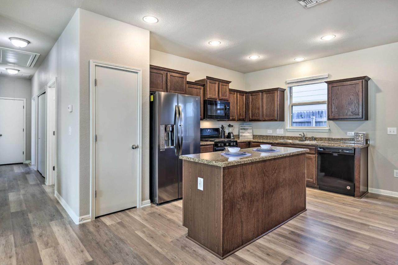 Buda Home With Smart Tv About 19 Mi To Downtown Austin מראה חיצוני תמונה
